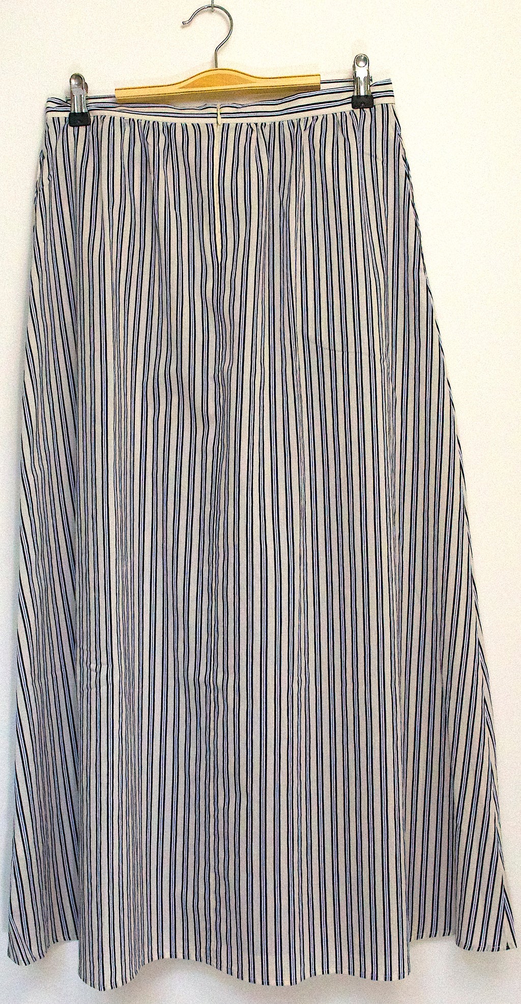Falda Riviera