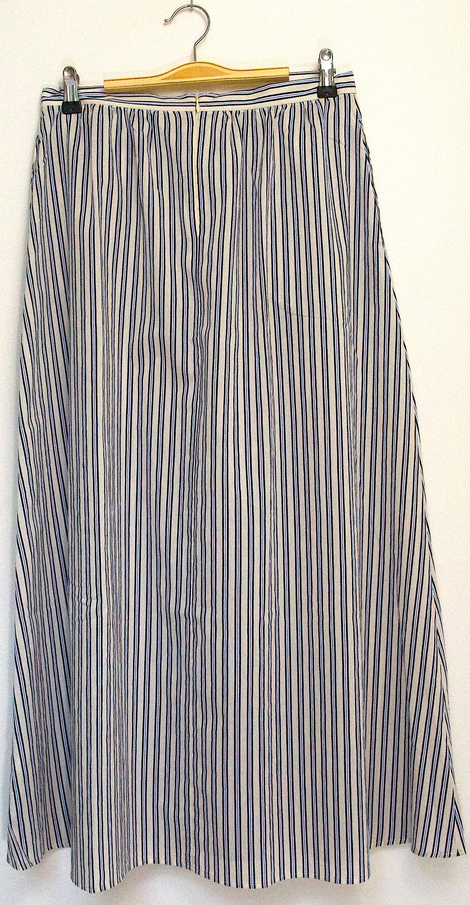 Falda Riviera